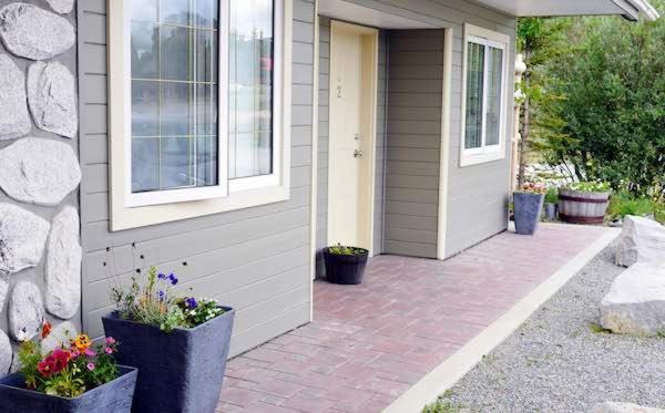 Raven'S Rest Inn Haines Junction Exterior foto